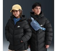 Nike All Day Play mittellange Therma-FIT-Puffer-Jacke mit weiter Passform (ältere Kinder) - Schwarz L HJ2722-010