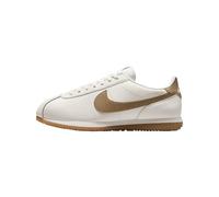Nike Cortez Textile Herren Sneaker, Sail/Gum Yellow/Parachute Beige, 7.5