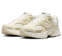 Nike Damen V5 RNR Se, Kokosmilch/Kokosmilch/Segel/Schwarz, 7.5