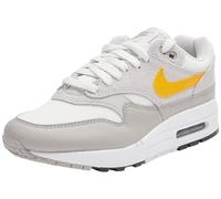 Nike FZ5808-105 AIR MAX 1 ESS Herren Summit White/University Gold-VAST Grey EU 42.5