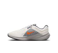 NIKE Quest 5 Herren Running Trainers DD0204 Sneakers Schuhe (UK 10 US 11 EU 45, sail total orange Thunder Blue 103)
