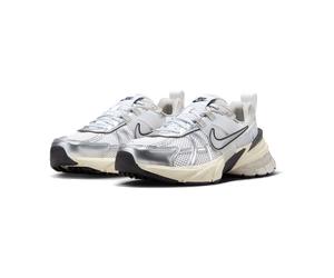 Nike V2K Run für Damen, weiß, Größe 35 ½ EU / 5 UK