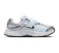 Sneaker NIKE SPORTSWEAR "Nike V5 RNR", Damen, Gr. 41, silber (grau fog, anthrazit, sanftes weiß), Synthetik, Textil, Schuhe Sneaker, inspiriert vom Design des Y2K Nike Vomero 5 (75598932-41) grau fog,