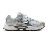 Nike V5 RNR Damen Sneaker Low, weiß, 40 EU