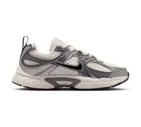 Nike V5 RNR Schuh (jüngere Kinder) - Grau 28.5 HQ6412-003