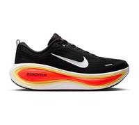 NIKE VOMERO PLUS Herren | BLACK/WHITE-BRIGHT CRIMSON-SAI | EU 42