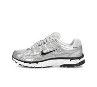 Nike FD9876-101 Nike P-6000 Damen White/Black-METALLIC Silver EU 40.5