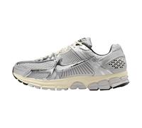 Nike Zoom Vomero 5 Herrenschuhe, Grau Nebel / Metallic Silber / Kokosmilch / Chrom, Grauer Nebel/Metallic-Silber/Kokosmilch/Chrom, 9