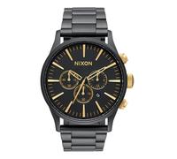 Nixon Herren Armbanduhr Sentry Chrono mit Armband aus Edelstahl 25mm, Wasserdichtigkeit: 10 Bar, Farbe: Mattschwarz/Gold, Gehäusedurchmesser: 42 mm, A1390-1041-00