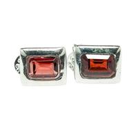 Ohrstecker mit seltenem, natürlichem rotem Granat (8 x 10 mm) |, versilbert | Kissenförmiger, facettierter Solitär-Ohrstecker im minimalistischen Stil | LK_VSTD_0679
