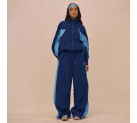 Oversized Nylon-Trainingsjacke mit Kontrastpaneelen, durchgehender Reißverschluss, nur Oberteil, Frühling, The Book Shop, Oversized, Flughafen, sportl