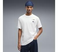 PUMA Graphics Relaxed Stacked T-Shirt Herren, Kleidung, Weiß, S