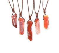 Roter Achat-Naturstein, Scheiben-Anhänger, Kristalle, Halskette, klassischer Schmuck, Naturstein mit einzigartiger Farbe. Die Farbe jedes Steins ist unterschiedlich. Die Farbe wird nach dem Zufallsp