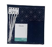 Sashiko Japanisches Stickerei-Set, 68 cm x 34 cm, vorgedruckter Stoff (30 cm x 30 cm), Naturgarn, lange Nadel, Stickanleitung, Design 4 Spitzen, von Delicatela (Indigoblau)