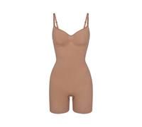 SKIMS Damen Bodysuit SEAMLESS SCULPT MID THIGH, nougat, Gr. M