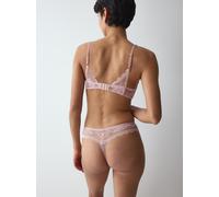 Slip TRIUMPH "Comfort Allure String", Damen, Gr. 38, rosa (sophia), Microtouch, Obermaterial: 55% Polyamid, 35% Polyester, 10% Elasthan, Unterhosen Slip, florale Stretch-Spitze, elastisch, eleganter L