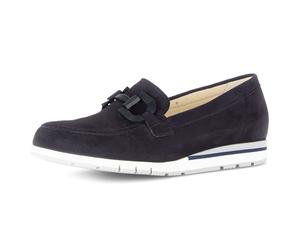 Slipper GABOR "FLORENZ", Damen, Gr. 39, dunkelblau, Ziegenveloursleder, Schuhe Slipper, Keilabsatz, Schlupfschuh, Businessschuh mit Zierkette (44579148-39) dunkelblau
