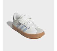 Sneaker ADIDAS SPORTSWEAR "VL COURT 3.0 KIDS", Mädchen, Gr. 33, core weiß, ice blau, gum 3, Leder, Synthetik, Schuhe Sneaker, inspiriert vom Design des adidas samba, für Kinder & Jugendliche (78109156