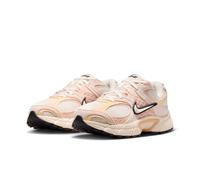 Sneaker NIKE SPORTSWEAR "W V5 RNR", Damen, Gr. 40, chalk, chalk, silt rot, arctic orange, Synthetik, Textil, Schuhe Sneaker, inspiriert vom Design des Y2K Nike Vomero 5 (70394754-40) chalk, chalk, sil