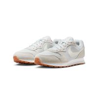Sneaker NIKE SPORTSWEAR "WMNS MD RUNNER 2", Damen, Gr. 36,5, photon dust, sail, weiß, gum med braun, Leder, Textil, Schuhe Sneaker (87454012-36,5) photon dust, sail, weiß, gum med braun