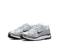 Sneaker NIKE SPORTSWEAR "WMNS P-6000", Herren, Gr. 38, weiß, schwarz, metallic silber, Textil, Schuhe Sneaker (48963958-38) weiß, schwarz, metallic silber
