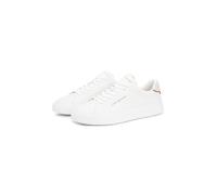 Sneaker TOMMY HILFIGER "TH COURT LTH DETAIL ESS", Herren, Gr. 46, weiß, beige, Leder, Lederimitat, unifarben mit Farbeinsatz, Schuhe Sneaker, Freizeitschuh, Halbschuh, Schnürschuh mit seitlichem Logos