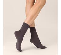Socken KUNERT "Socke Sensual Merino", Damen, Gr. 39-42, grau (antracite 8140), Obermaterial: 40% Wolle WO. 40% Polyacryl PAN. 18% Polyamid PA. 2% Elasthan EL., Socken Socken (71133917-39) antracite 81