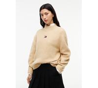Stehkragenpullover TOMMY JEANS "TJW MOCKNECK BADGE SWEATER EXT", Damen, Gr. XS (34), beige (sunday pastry), Strick, Obermaterial: 55% Polyester, 19% Polyacryl, 15% Alpaka, 8% Wolle, 3% Elasthan, unifa