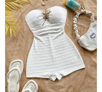 Strandurlaubs-Jumpsuit aus weißem Jacquard-Strickstoff mit strukturierter Textur und Metallakzenten