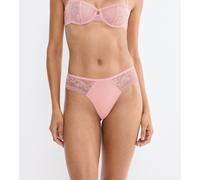 String TRIUMPH "Comfort Allure", Damen, Gr. 42, rosa (strawberry cream), Microtouch, Obermaterial: 55% Polyamid, 35% Polyester, 10% Elasthan, Unterhosen String, florale Stretch-Spitze, elastisch, eleg