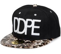 styleBREAKER Snapback Cap DDPE im Leo Design mit Schlangen Prägung, Baseball Cap, verstellbar, Unisex 04023034, Farbe:Schwarz-Weiß