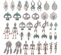 SUNNYCLUE 1 Schachtel Mit 36 gotischen Totenkopf Anhängern Halloween Skelett Anhängern Vintage Motiv Aus Tibetischer Metalllegierung Gotische Spinnennetz Schlüssel Fledermaus Anhänger Für Schmuckherst