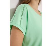 T-Shirt mit V-Neck und Spitzendetail