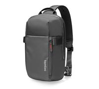 tomtoc Herren Umhängetasche Sling Bag passt für 14-Zoll MacBook Pro M5/M4/M3, 13-Zoll MacBook Air M4 (2025), iPad Pro M5/M4 13", wasserabweisende Crossbody Bag Brusttasche Schultertasche Tagesrucksack