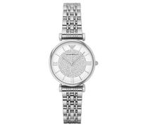 Trendige Damenuhr der Marke Emporio Armani in der Farbe silber. Das Gehäuse hat einen Durchmesser von 32mm. Das elegante Armband hat eine Faltschließe. Das Zifferblatt ist mit schönen Schmucksteinen b