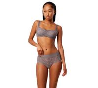 Slip TRIUMPH "Body Make-Up Illusion Lace Shorty" Gr. 42, grau (pigeon grey) Damen Unterhosen (60841835-42) pigeon grey