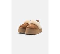 UGG Female Funkette Slipper, Chestnut, 5 (UK)
