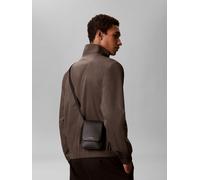 Umhängetasche CALVIN KLEIN "RAISED PHONE CROSSBODY", Herren, Gr. B/H/T: 12,5cm x 16,5cm x 3cm, schwarz, Lederimitat, unifarben, Taschen Umhängetasche, Herren Body Bag, Schultertasche, Mini Bag mit Übe