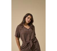 V-Shirt ONLY CARMAKOMA "CAREVALOU METTA 2/4 KNOT SHIRT WVN", Damen, Gr. 52, chocolate martini, Jersey, Obermaterial: 100% Polyester, unifarben, regular fit normal, V-Ausschnitt, Shirts (98456104-52) c