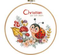Vervaco Gezählter Kreuzstich Stickpackungen mit Stickrahmen Stickset Baby Geburt Marienkäfer Wanddekoration Handarbeit Set für Erwachsene Kreatives Handwerk ca. 20 x 20 cm Geburt Geschenk Hausdeko