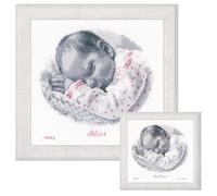 Vervaco Gezählter Kreuzstich Stickpackungen Stickset Baby Geburt Schlafendes Baby Wanddekoration Handarbeit Set für Erwachsene Kreatives Handwerk ca. 25 x 24 cm Geburt Geschenk Hausdeko