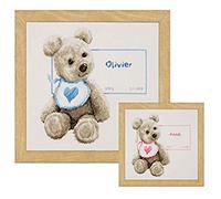VERVACO Gezählter Kreuzstich Stickpackungen Stickset Baby Geburt Teddy mit Lätzchen Wanddekoration Handarbeit Set für Erwachsene Kreatives Handwerk ca. 26 x 26 cm Geburt Geschenk Hausdeko