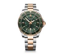Victorinox Herren Armbanduhr Maverick Ø 43 mm, Swiss Made, Analog Quarz, Wasserdicht bis 100 m, Edelstahl-Armband, Grün/Silber/Roségold