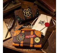 Warner Bros. (WB) Harry Potter Serie Leder Langbörse, Umhängetasche, Umhängetasche, Handtasche, "H" Buchstaben Emblem und braunes Markenlogo Muster. A