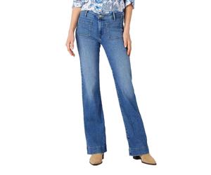 Wrangler Flare Jeans mit High Waist in Mittelblau W25 / L32 Slim Fit